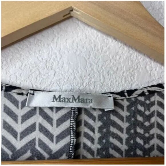 MaxMara Black & White Chevron Pattern Wrap Top Size Small - Picture 5 of 5
